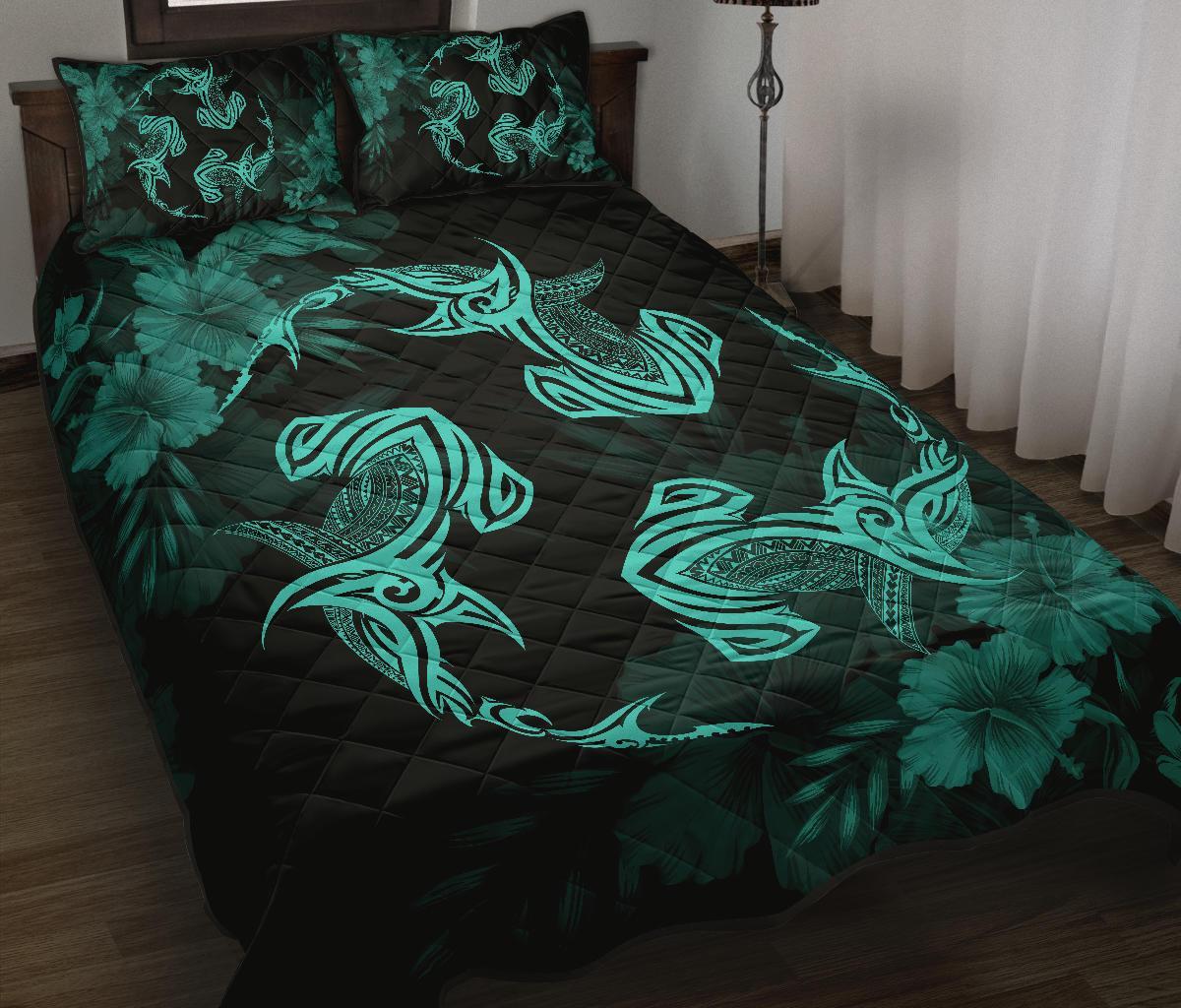 Hawaii Head Hammer Shark Hibiscus Turquoise Quilt Bed Set