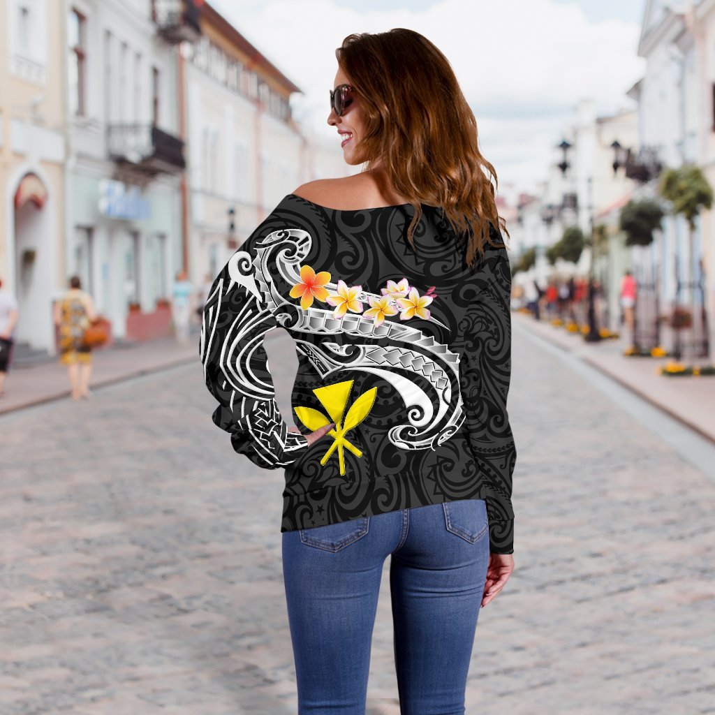 Hawaii Women's Off Shoulder Sweater Kanaka Maoli Polynesian Patterns Plumeria (Black)