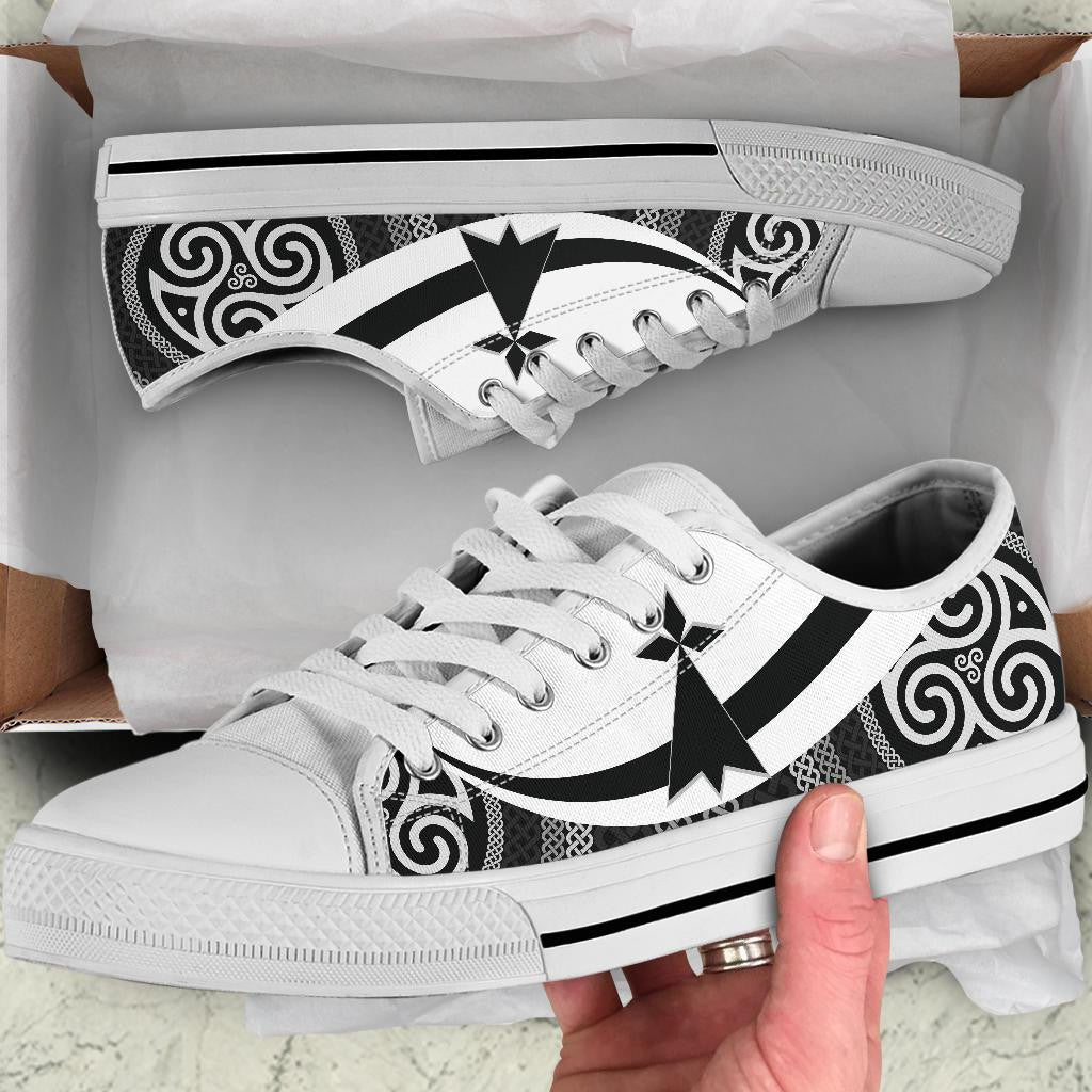 Celtic Low Top Shoes Brittany Flag With Celtic Patterns