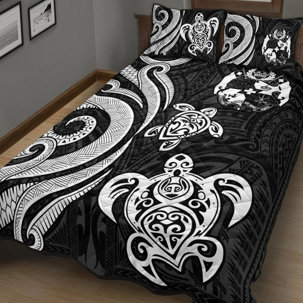 Tonga Quilt Bed Set White Tentacle Turtle