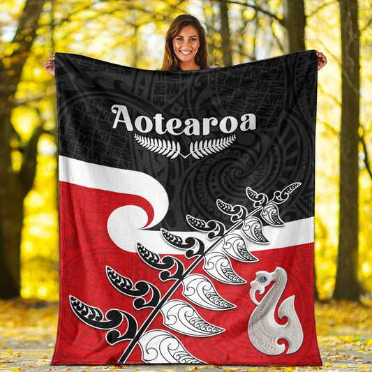 Waitangi Premium Blanket Aotearoa Maori Pattern Mix Fern and Manaia Koru