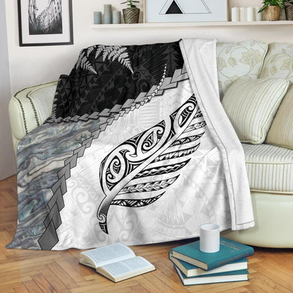 Paua Shell Maori Silver Fern Premium Blanket White