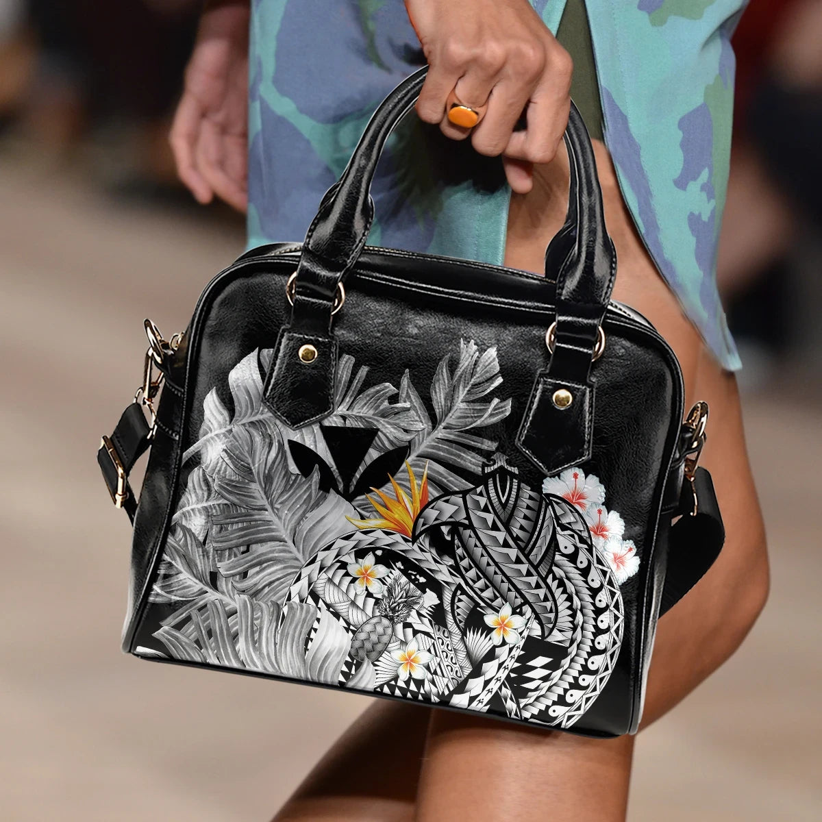 Kanaka Maoli Hawaiian Shoulder Handbag, Polynesian Pineapple Banana Leaves Turtle Tattoo Gray