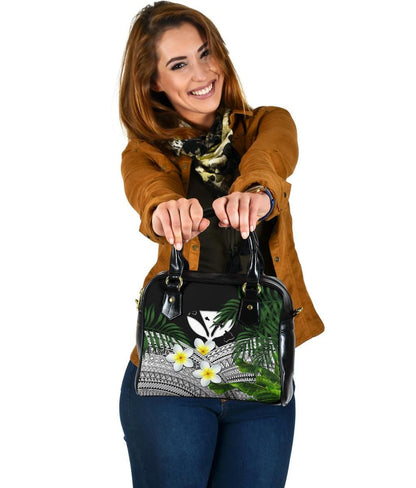 Kanaka Maoli Hawaiian Shoulder Handbag, Polynesian Plumeria Banana Leaves Gray