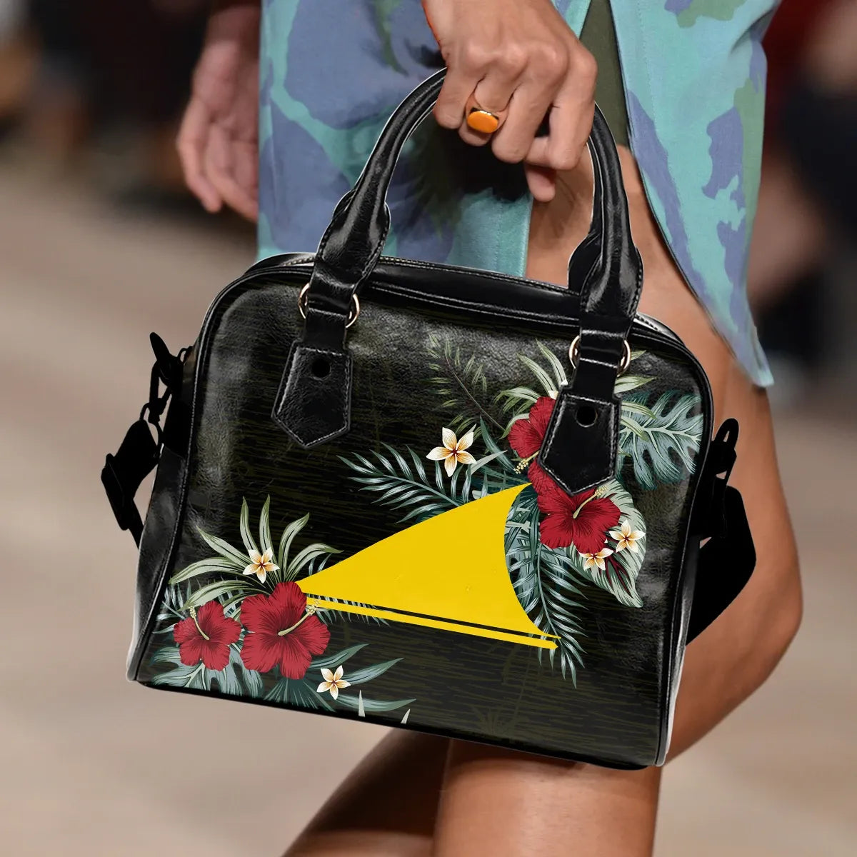 Tokelau Hibiscus Shoulder Handbag