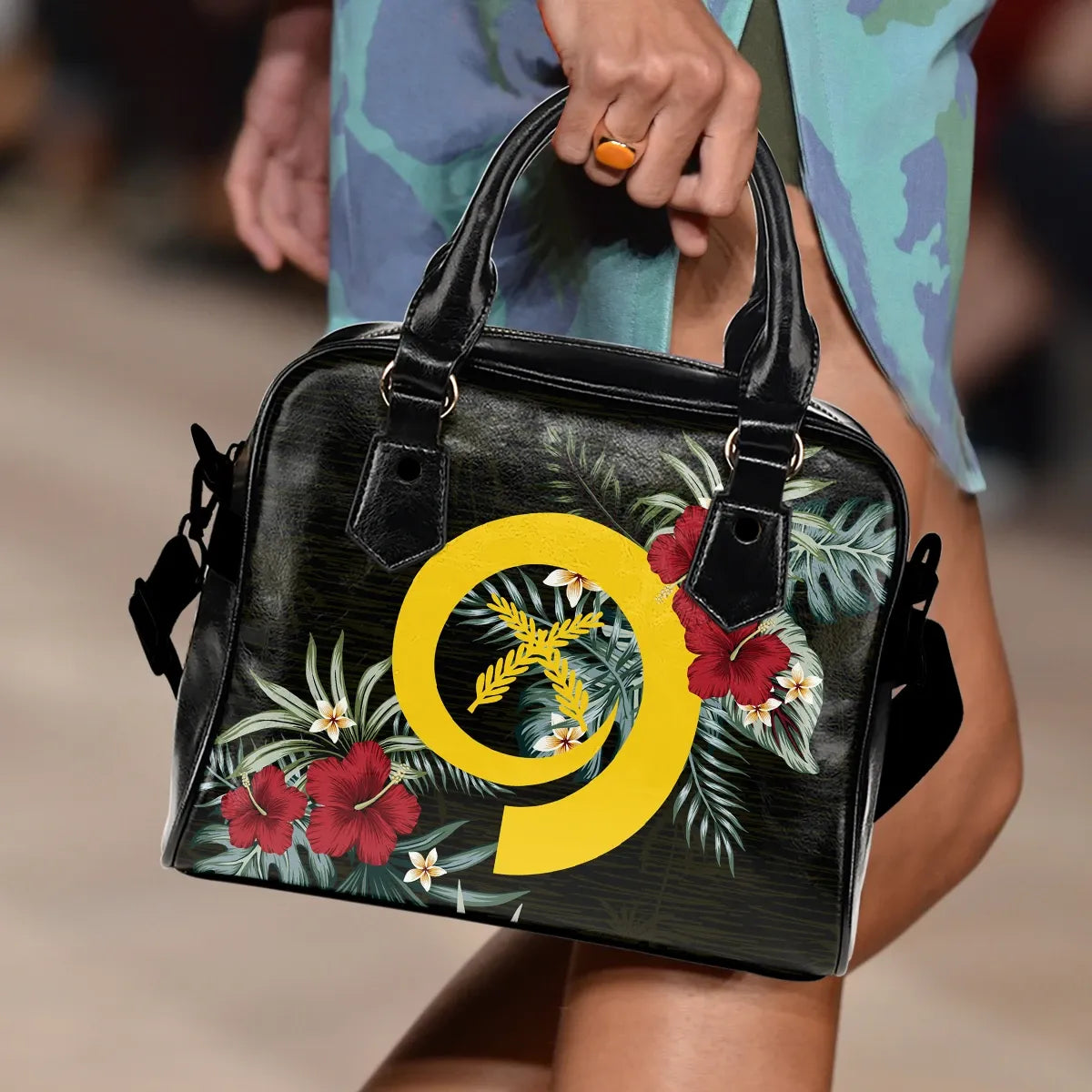 Vanuatu Hibiscus Shoulder Handbag
