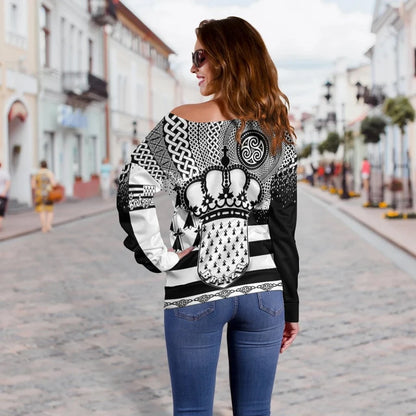 Celtic Brittany Women's Off Shoulder Sweater Brittany Flag With Triskelion Symbols