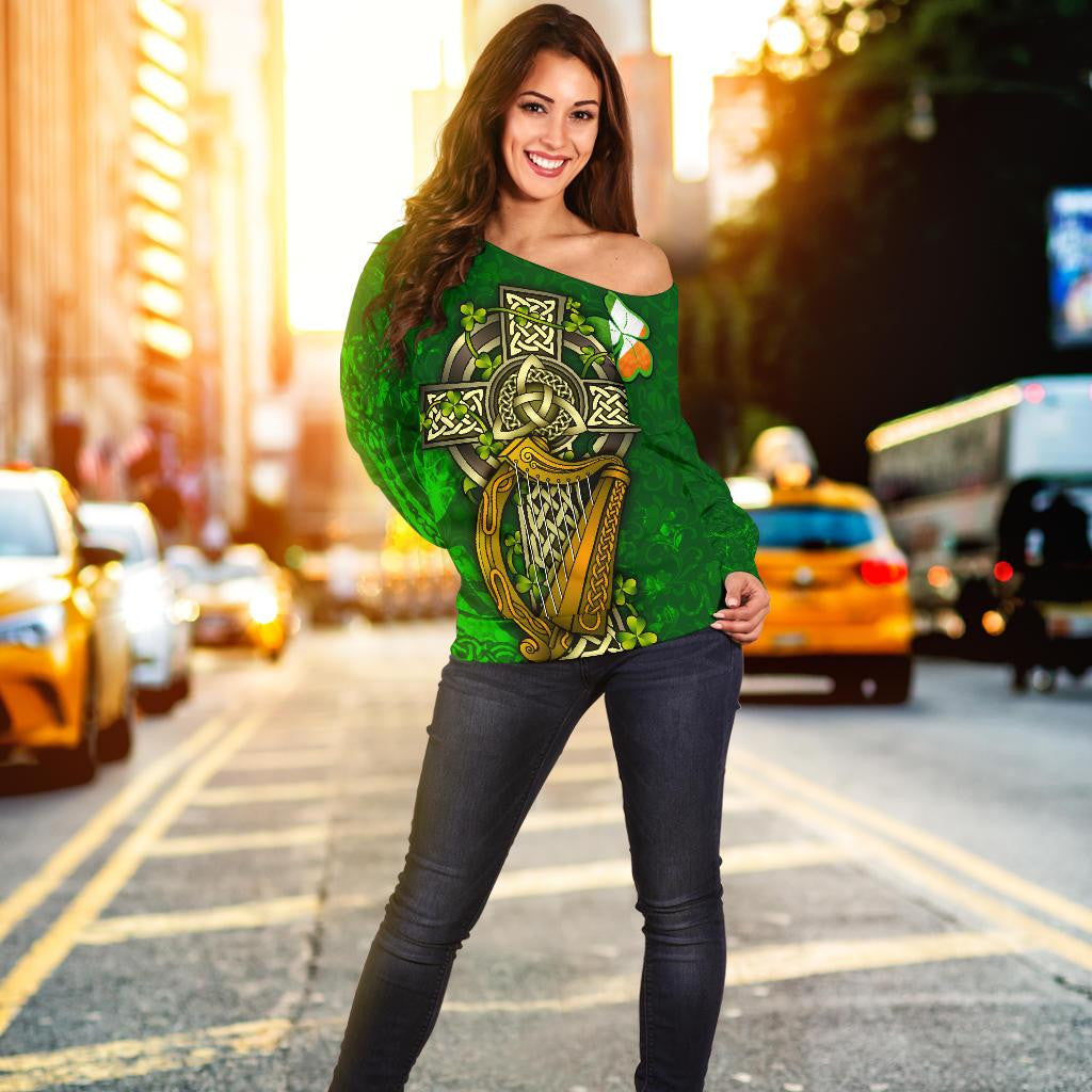 Ireland Celtic Women's Off Shoulder Sweater Ireland Coat Of Arms with Shamrock Patterns