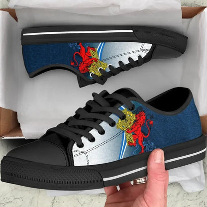 Scotland Low Top Shoe Scottish Lion With Celtic Cross