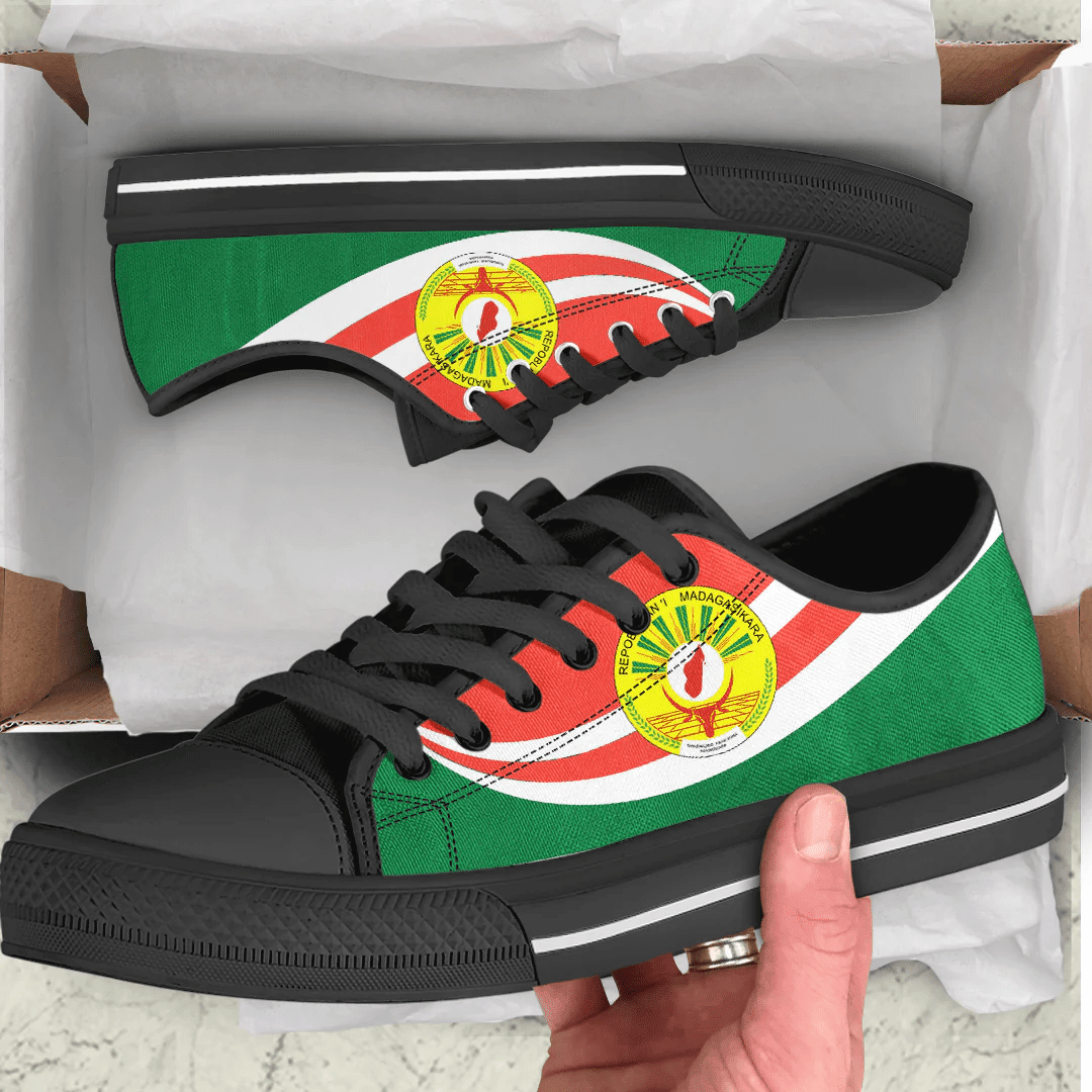 Shoes Madagascar Coat Of Arms And Flag Low Top Shoes