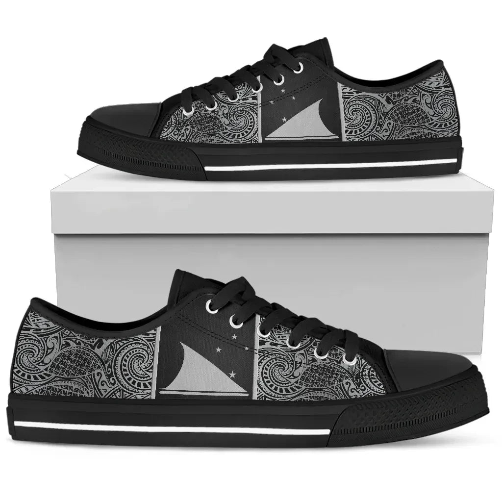 Tokelau Low Top Shoes