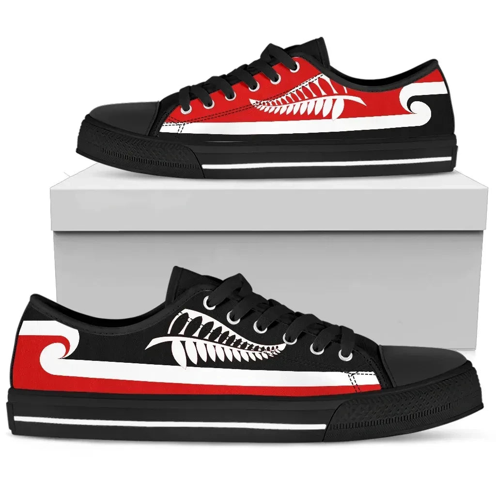 New Zealand Maori With Silver Fern Low Top Canvas Shoes