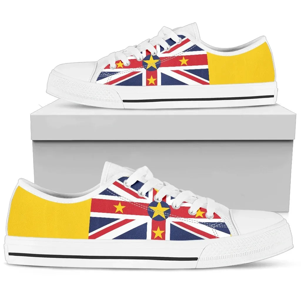 Niue Flag Low Top Canvas Shoe