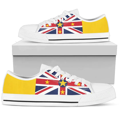 Niue Flag Low Top Canvas Shoe