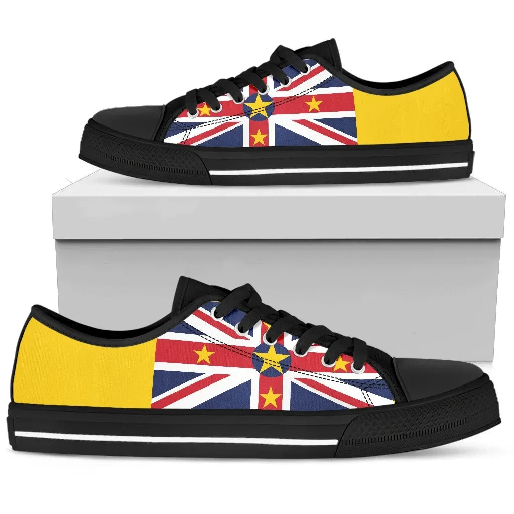 Niue Flag Low Top Canvas Shoe