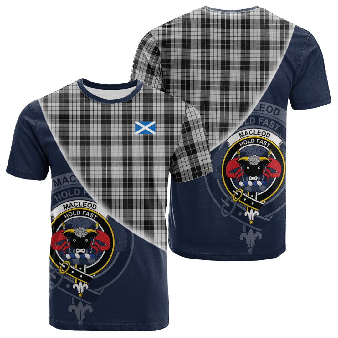 Printivon MacLeod Black and White Tartan Scottish Crest T Shirt