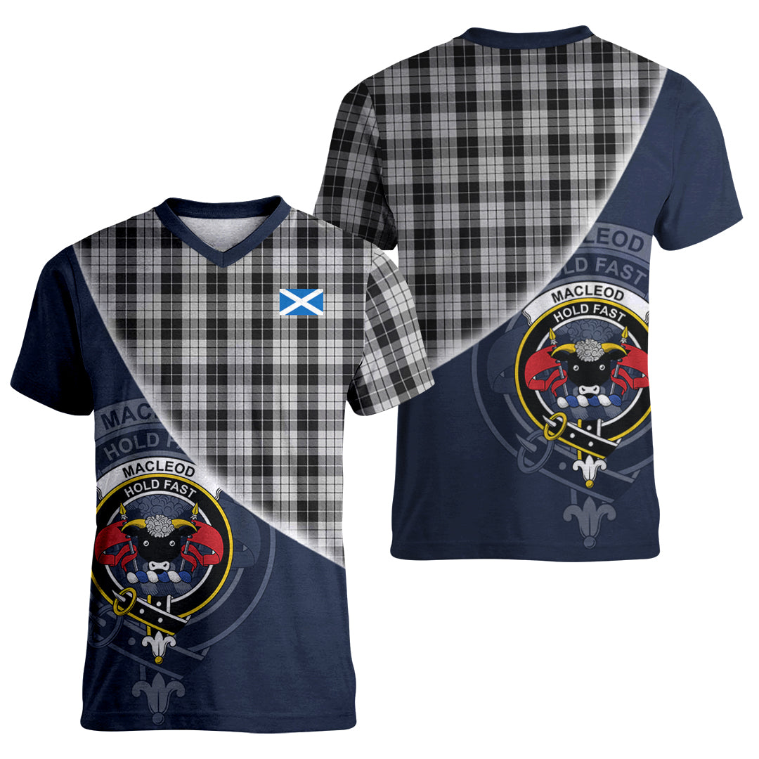 Printivon MacLeod Black and White Tartan Scottish Crest T Shirt